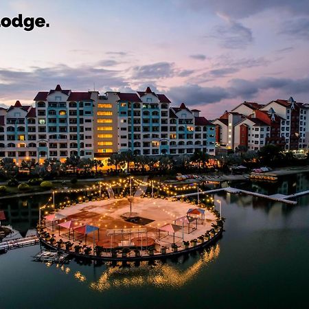 Anylodge Waterfront Marina Island Pangkor 卢穆特 外观 照片