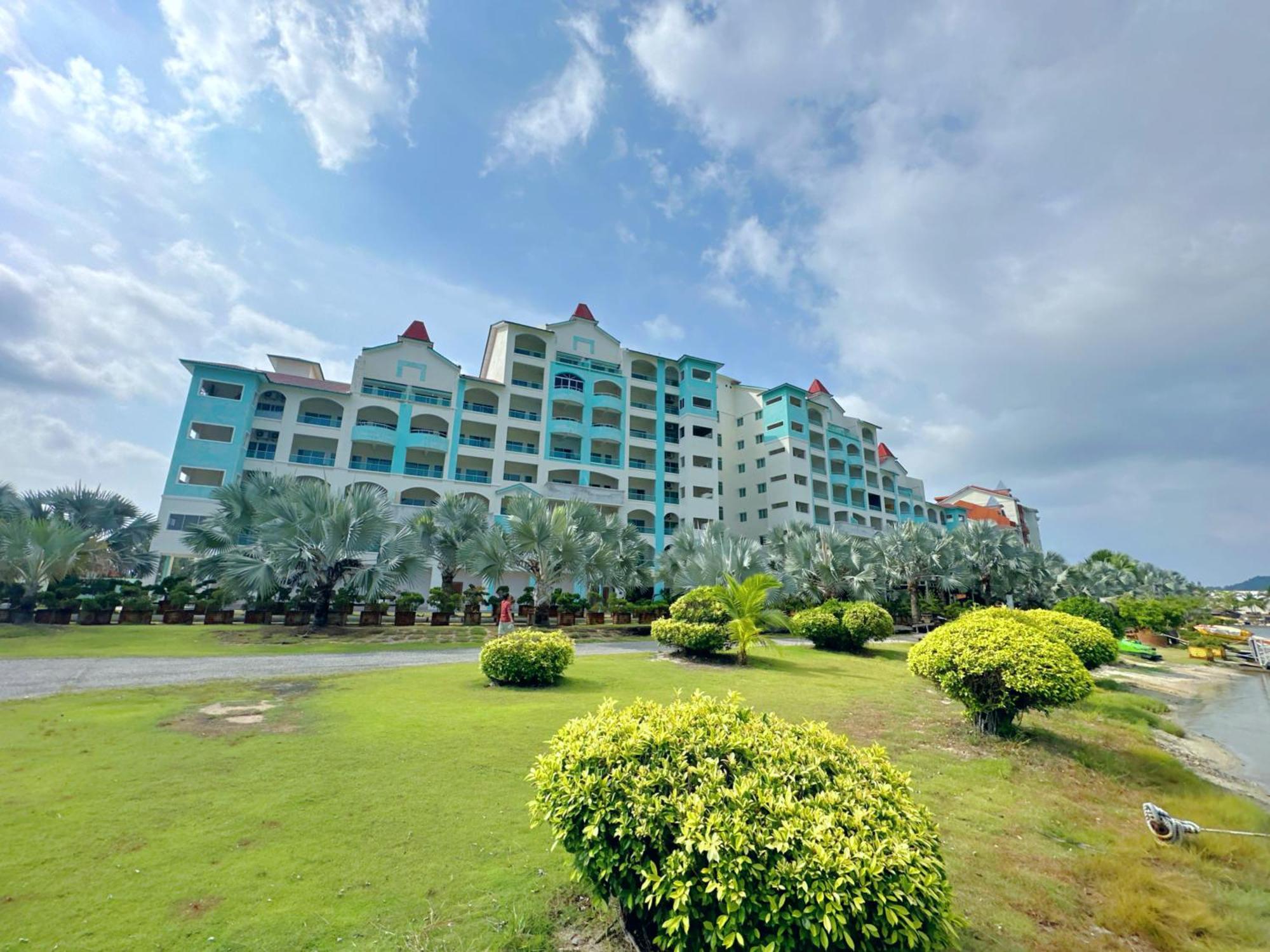 Anylodge Waterfront Marina Island Pangkor 卢穆特 外观 照片