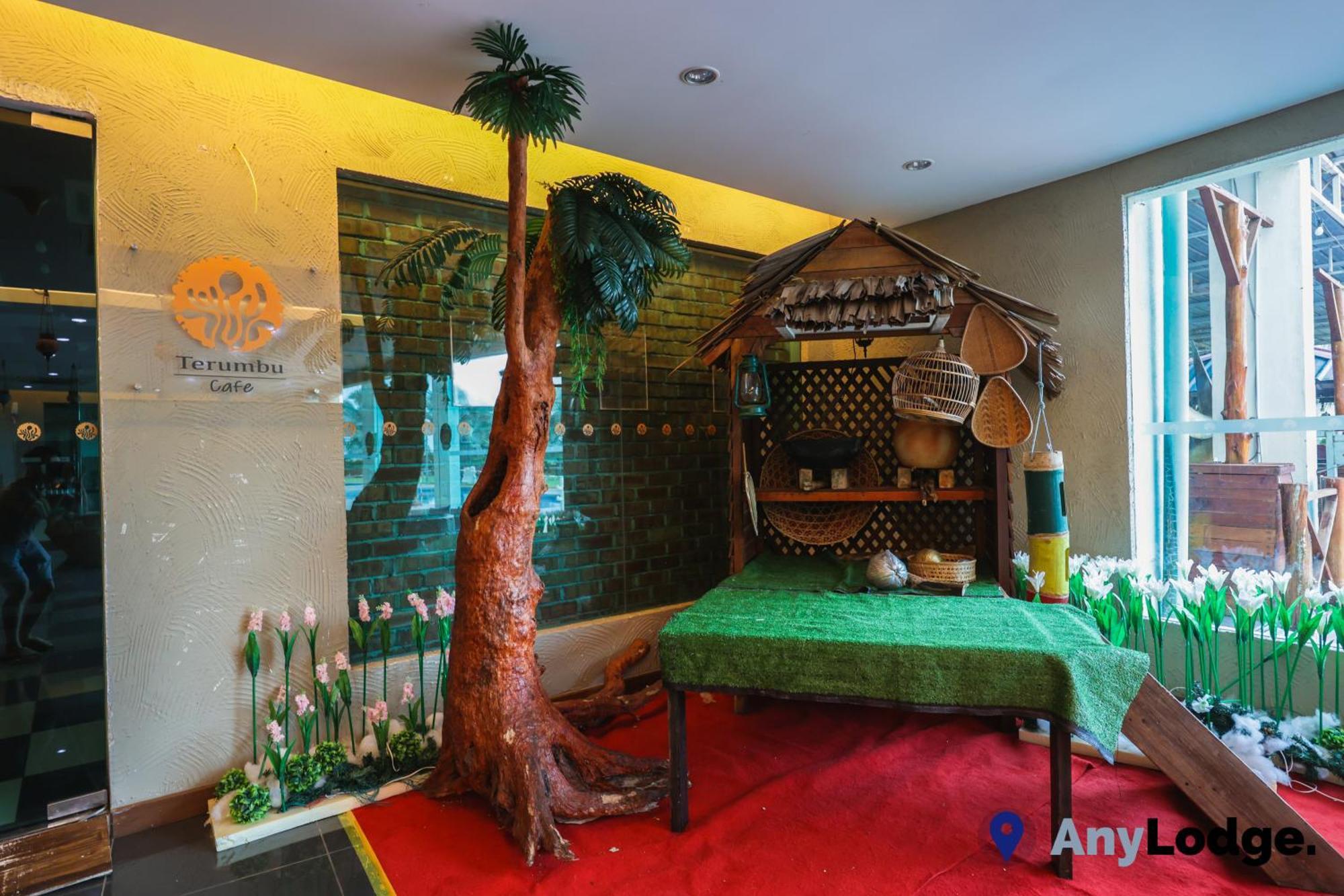 Anylodge Waterfront Marina Island Pangkor 卢穆特 外观 照片