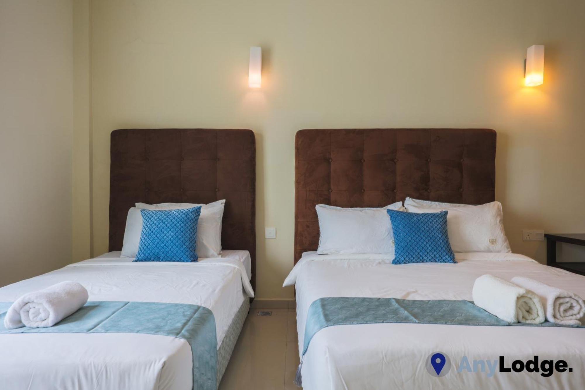 Anylodge Waterfront Marina Island Pangkor 卢穆特 外观 照片
