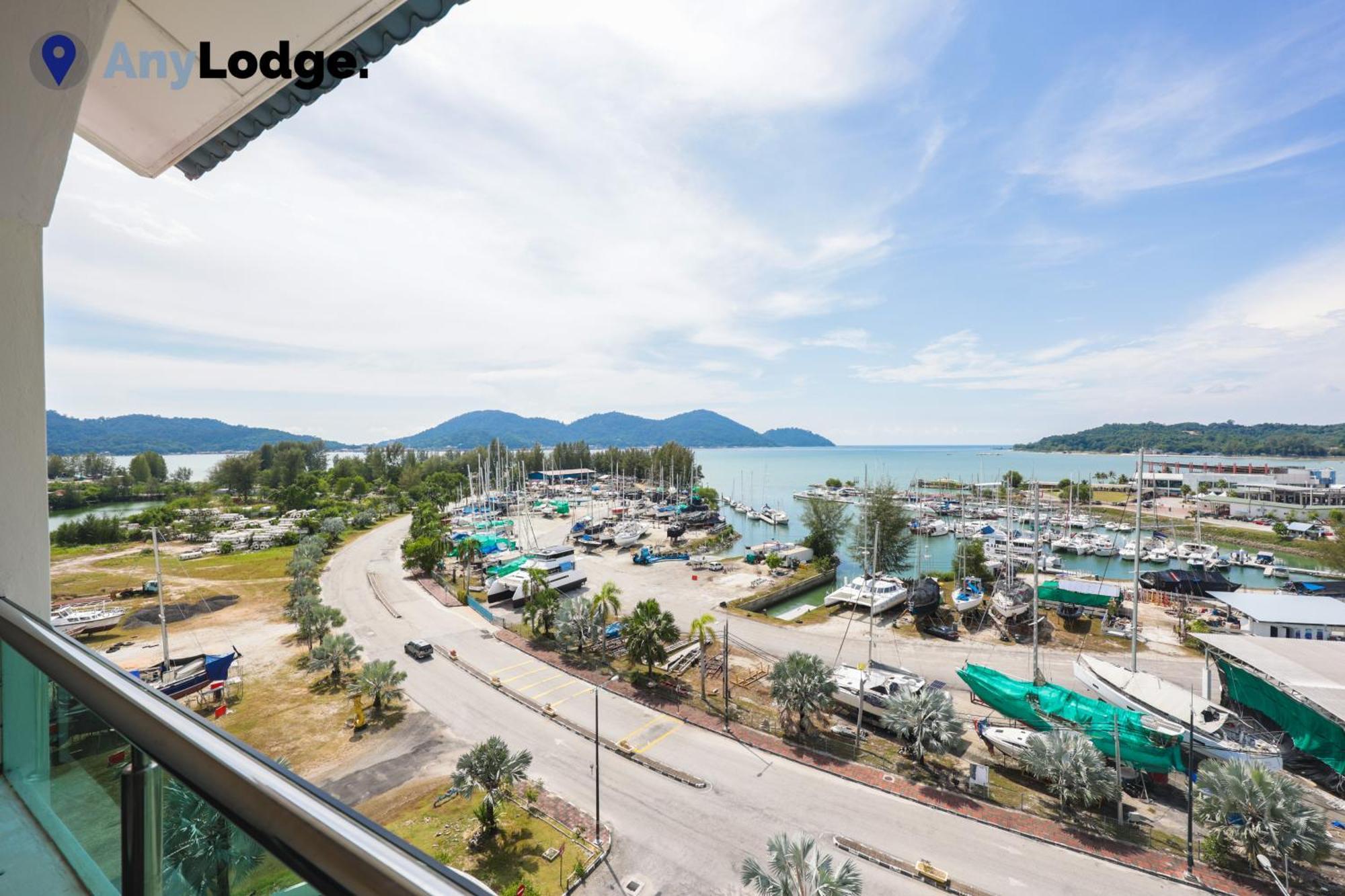 Anylodge Waterfront Marina Island Pangkor 卢穆特 外观 照片