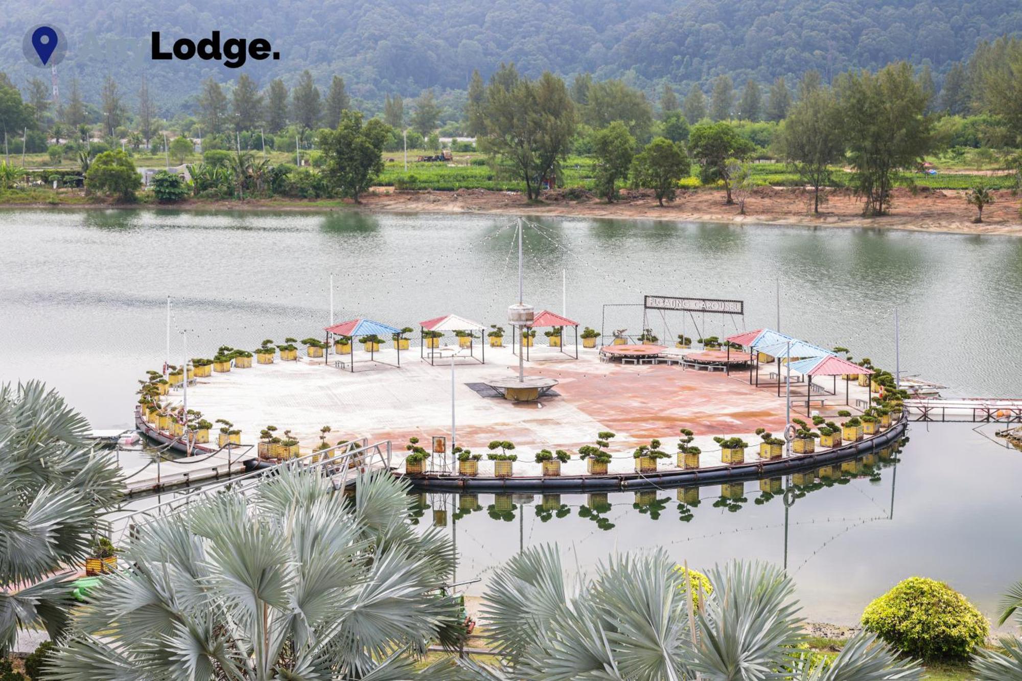 Anylodge Waterfront Marina Island Pangkor 卢穆特 外观 照片