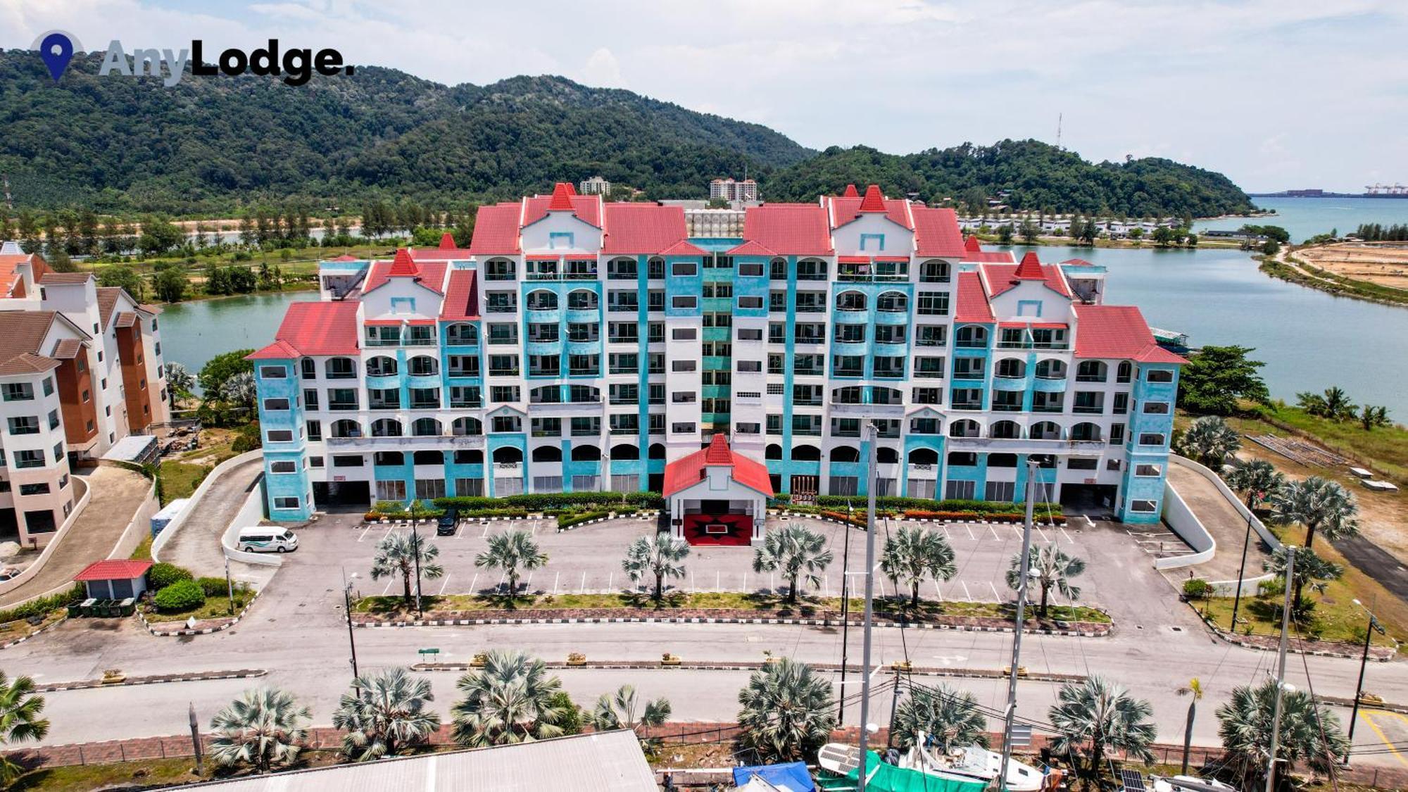 Anylodge Waterfront Marina Island Pangkor 卢穆特 外观 照片