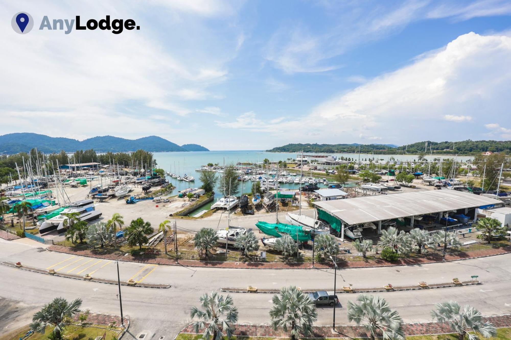 Anylodge Waterfront Marina Island Pangkor 卢穆特 客房 照片